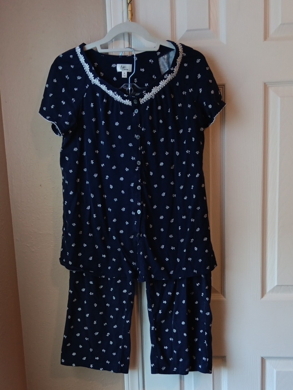 Aria Collection Navy and White Floral Women's Pajama Set Size M